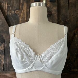 Wacoal white wired lightly lined bra 85291